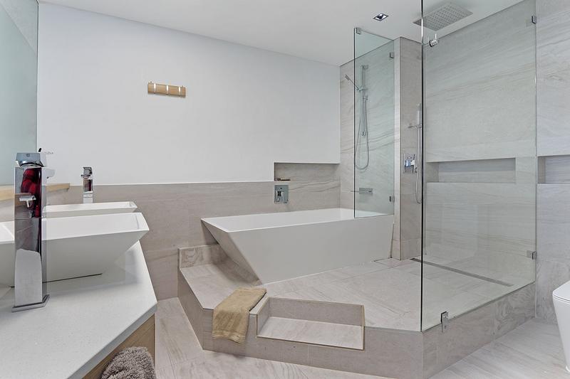 To Let 2 Bedroom Property for Rent in Sea Point Western Cape